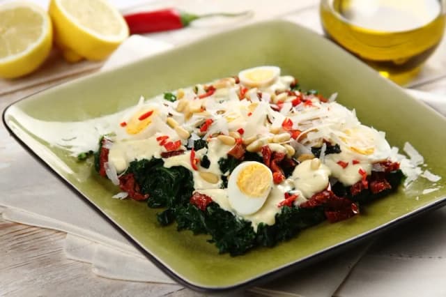 Jak przygotować jarmuż do sałatki, aby uzyskać najlepszy smak