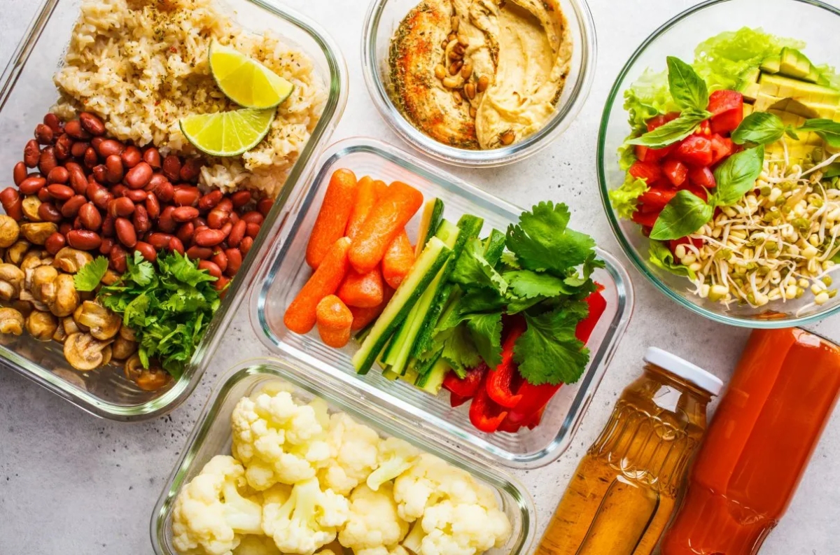 Jakie przekąski na plażę? Najlepsze pomysły na smaczne i zdrowe opcje