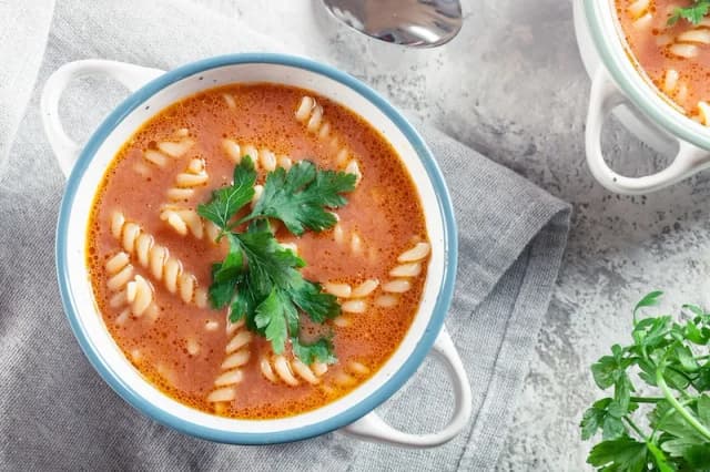 Zupa pomidorowa ile może stać w lodówce, aby nie stracić smaku