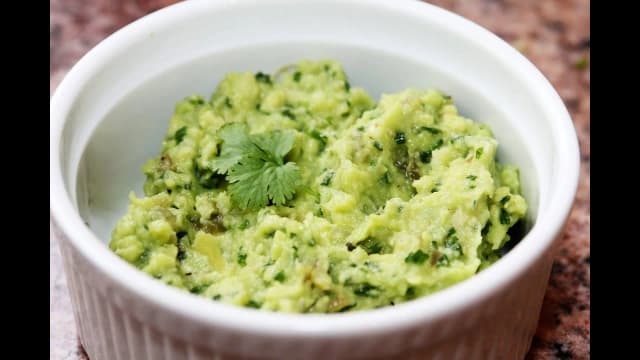 Co to jest guacamole? Odkryj sekrety tego pysznego sosu